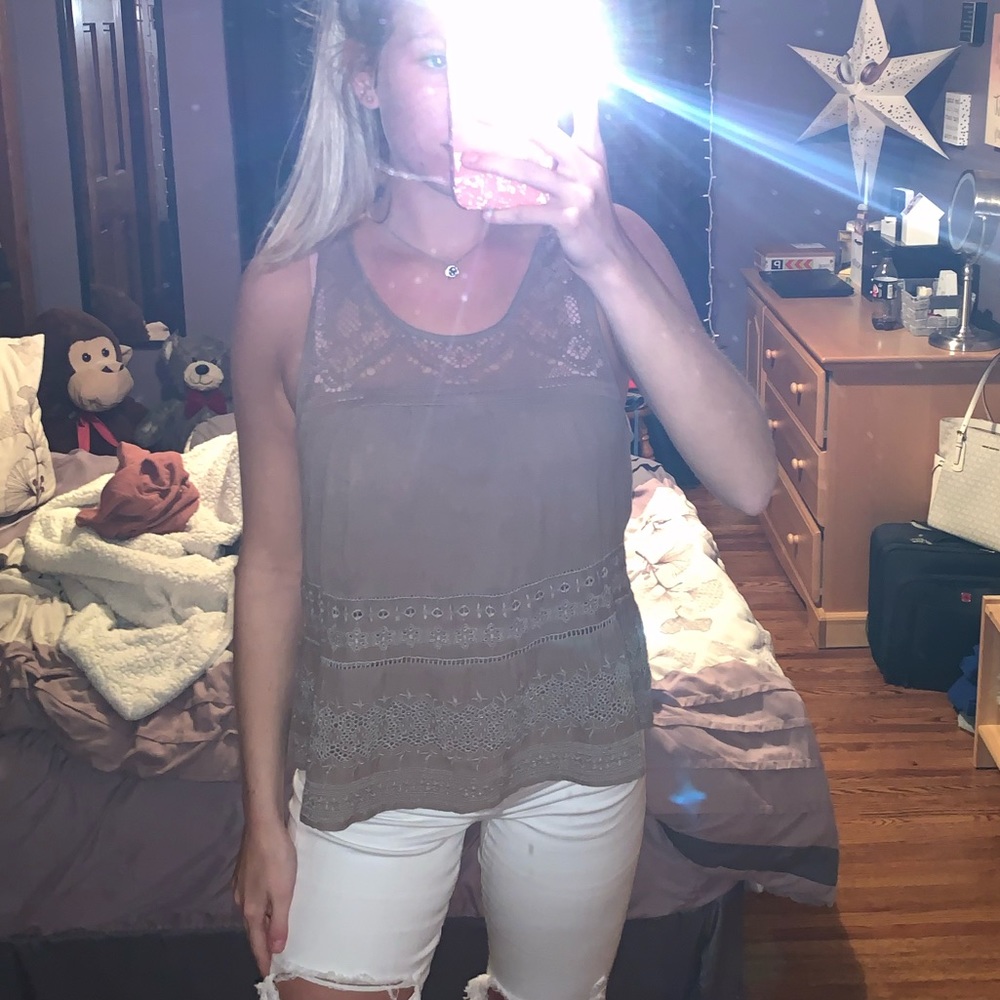 Cute brown top
